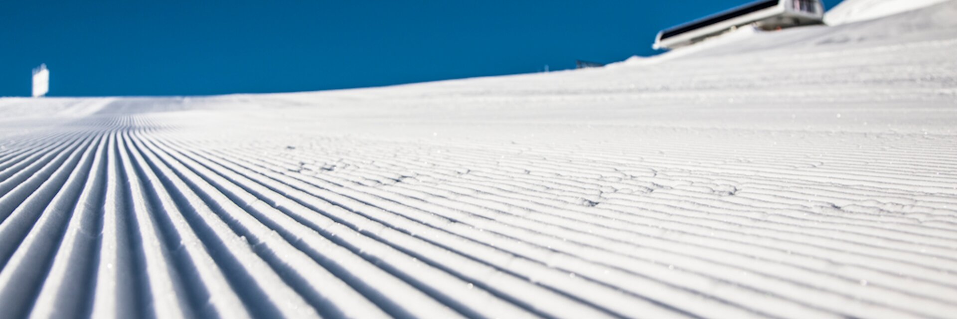 frisch präparierte Skipiste am Arlberg