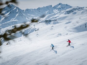 Pistenpanorama - Ski Arlberg weitläufige Pisten im Skigebiet Ski Arlberg
