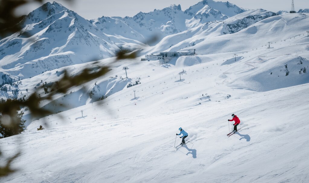 Pistenpanorama - Ski Arlberg weitläufige Pisten im Skigebiet Ski Arlberg
