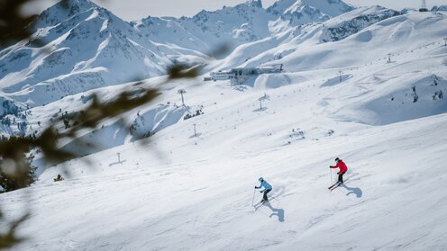 weitläufige Pisten im Skigebiet Ski Arlberg