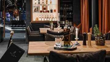 Whisky tasting at the Schlegelkopf restaurant in Lech am Arlberg