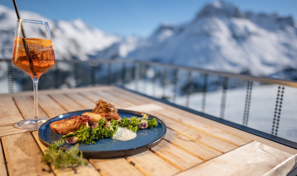 Schlegelkopf Restaurant - Ski Arlberg Gericht des Schlegelkopf Restaurants mit Aperol