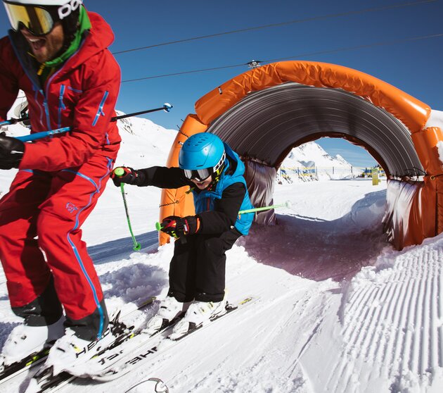SnowCross - Ski Arlberg Freude am Skifahren für die kleinen in der Skischule in Warth-Schröcken