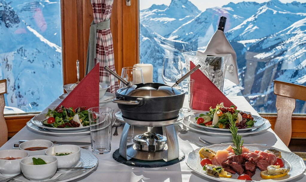 Fondue evening at the Rüfikopf restaurant